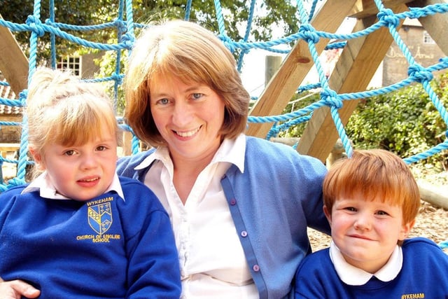 Wykeham CE School in 2003, with teacher Mrs Greaves.