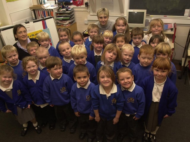 Gladstone Road Infants School in 2002, Reception Red with teacher Elizabeth Rough-Brooks (left) and Teaching Assistant Angela Johnson (right).