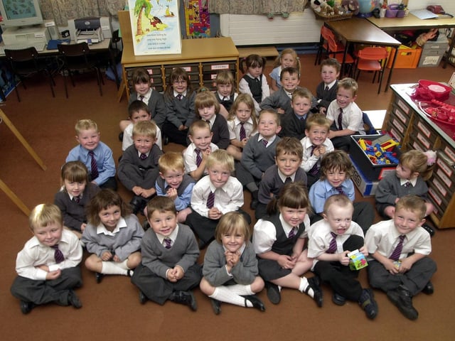 Northstead School class 1, in 2003.