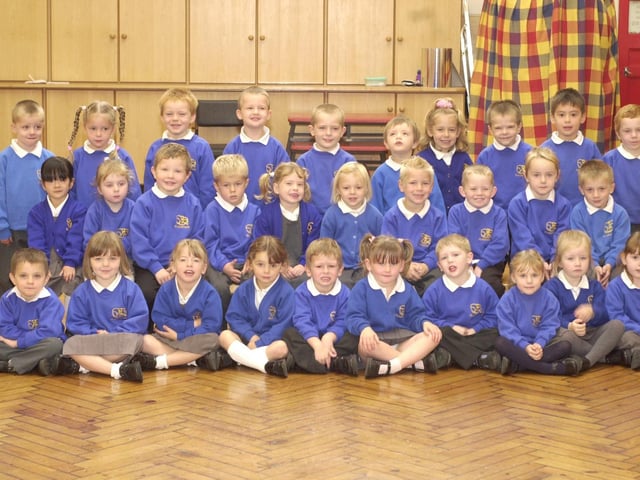 Gladstone Road Infants in 2003, Reception Blue.