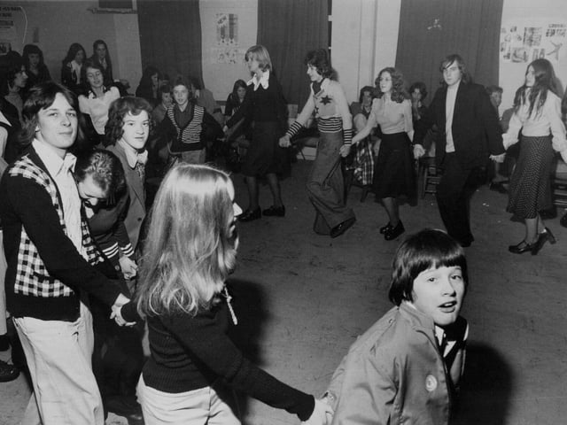 Alwoodley Youth Club members doing the Elsden Circle in November 1974.