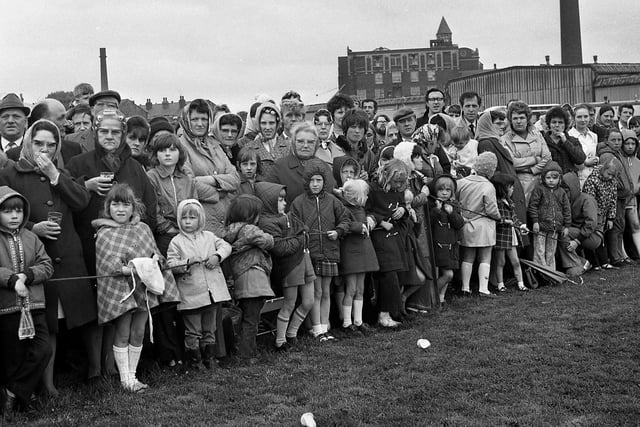 Crowds gather at Wigan carnival, 1972