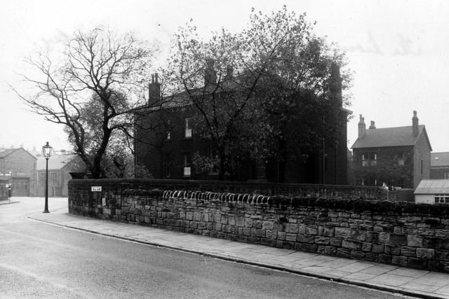 October 1954. Number 40 Strawberry Lane, viewed from Hall Lane. Corner of Church Road visible. Streetlamp on the left.