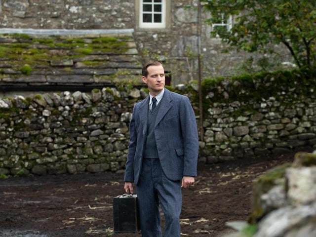 The first episode sees James (Nicholas Ralph), wear a grey wool suit which proves to be entirely impractical when he slips in the mud (four copies were needed).