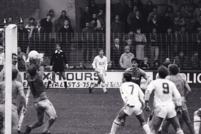 Andy Linighan - out of picture - also scored that day for Leeds.