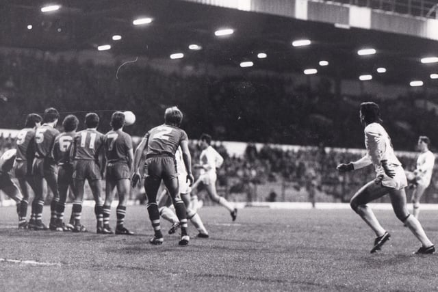 John Sheridan went close with this free kick in the first minute of Leeds United's FA Cup third round tie against Everton at Elland Road.