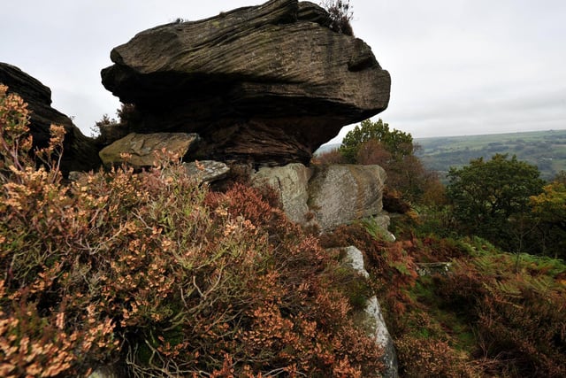 Yorke's Folly & Crocodile Rock are a popular pair of landmarks for short walks on the hill above Bewerley nr. Pateley Bridge.Both Yorke's Folly & Crocodile Rock can be accessed by a short walk from the layby on the Nought Moor Road south of Bewerley.