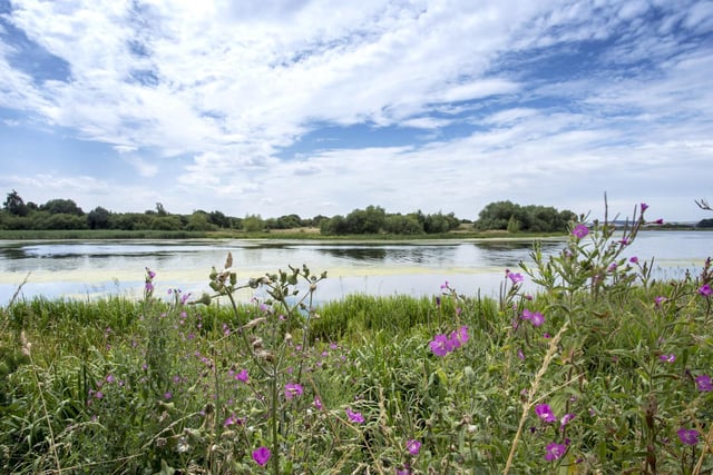 Adjacent to Cold Hiendley Reservoir, Wintersett Reservoir was constructed in the 19th century to feed the nearby Barnsley Canal. It now features a circular 2 mile walking route - and stunning views.