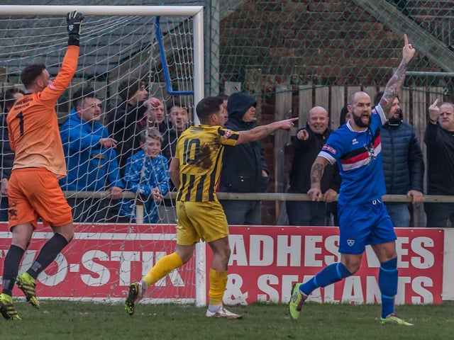 PHOTO FOCUS: Whitby Town v Scarborough Athletic / New Year's Day 2019