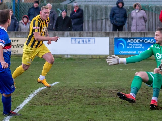 PHOTO FOCUS: Whitby Town v Scarborough Athletic / New Year's Day 2019