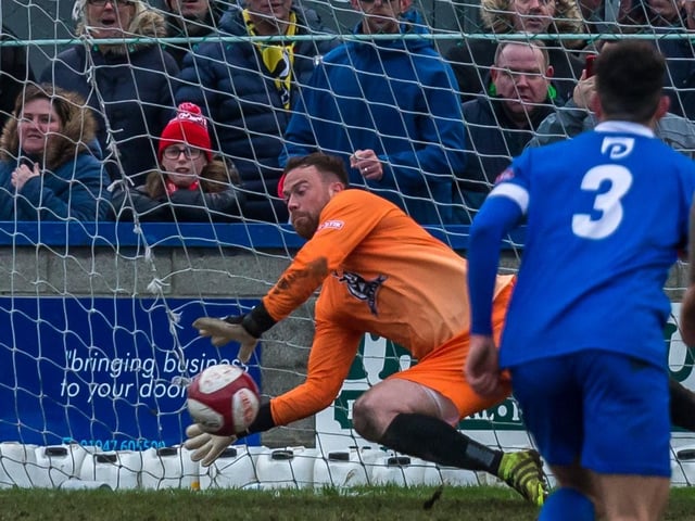 PHOTO FOCUS: Whitby Town v Scarborough Athletic / New Year's Day 2019