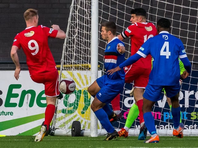 PHOTO FOCUS: Scarborough Athletic v Whitby Town / November 2019