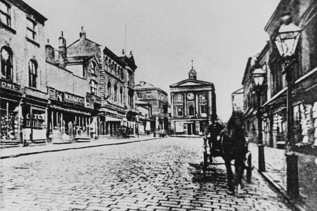 The forerunner to the Corn Exchange was this building located on Briggate, just north of the junction with The Headrow. It was built by Samuel Chapman and cost £12,500. It was demolished in 1869.