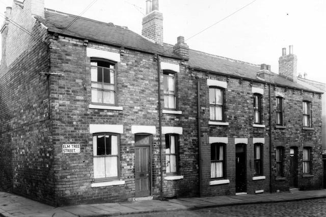 Elm Street Terrace in December 1960. On the left is Leek Street and on the right is a shared outside toilet block.