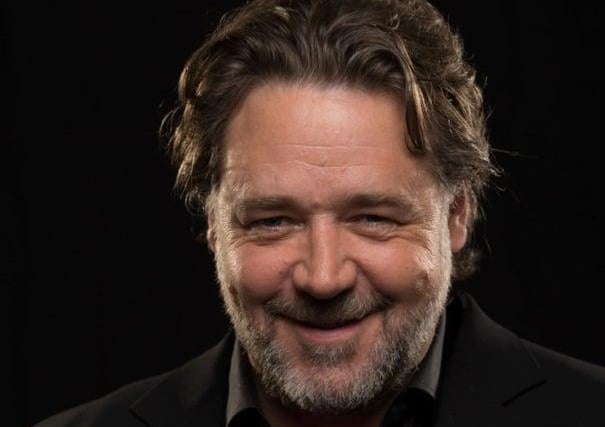 A massive United fan, the Oscar-winning actor Russell Crowe is known for his affinity for the team and has talked about how he fell in love with the team from across the globe.