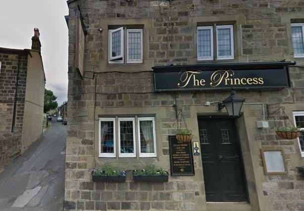 The pub in Rawdon will drop off lunch to struggling families between noon-2pm on Monday-Friday. Message the pub on Facebook to book in: https://www.facebook.com/theprincessrawdon/