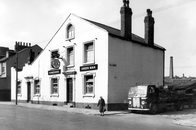 The Green Man public house on Dewsbury Road in Hunslet in August 1964. The second window on the left has 'Public Bar' etched on the glass while the window in the centre says 'Outdoor Room'.