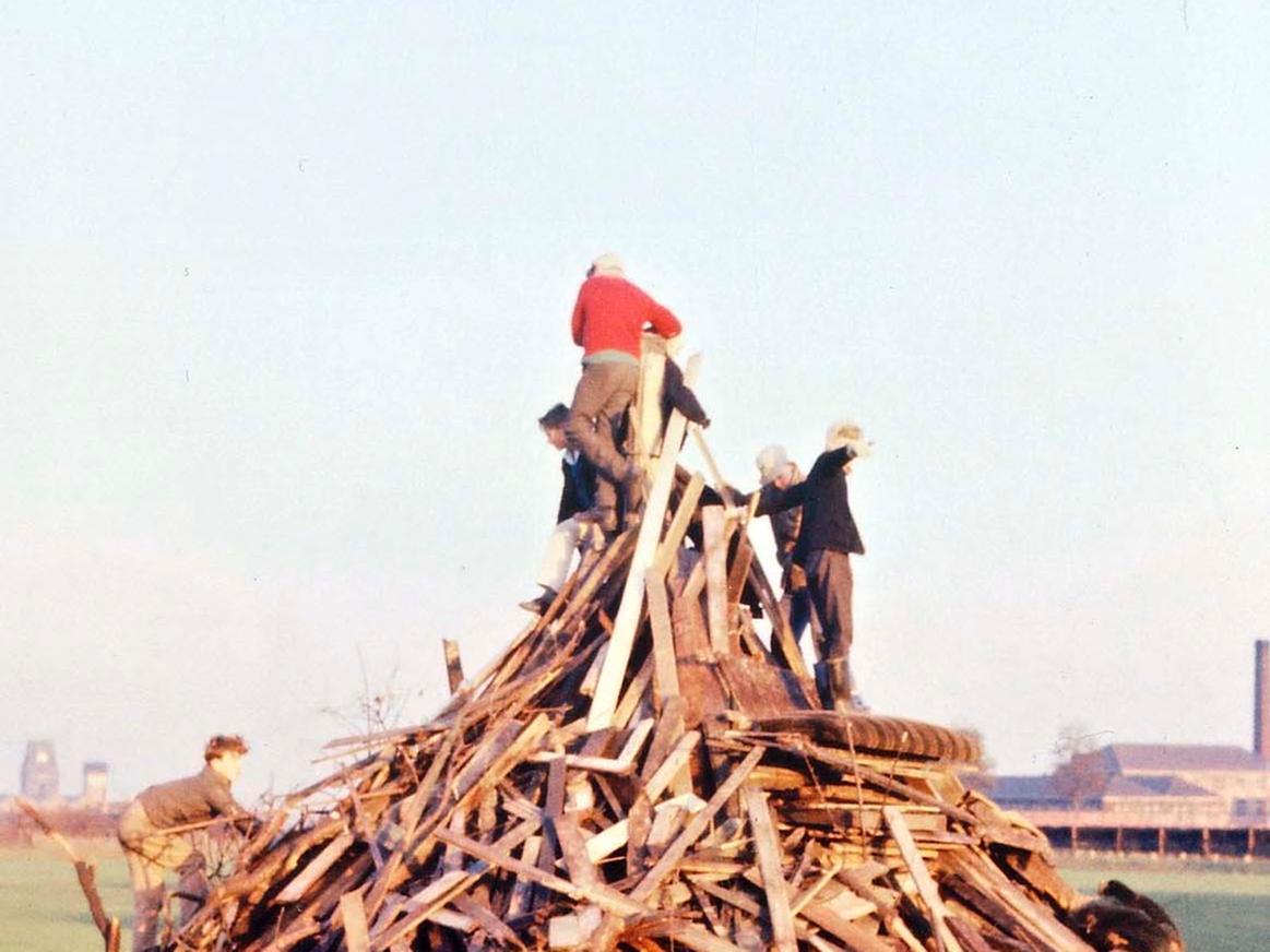 Enjoy these Bonfire Night memories from around Leeds. PIC: David Atkinson Archive, Leodis