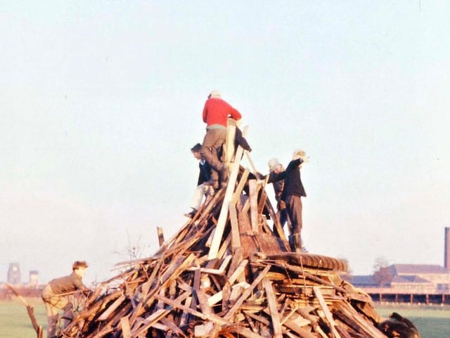Enjoy these Bonfire Night memories from around Leeds. PIC: David Atkinson Archive, Leodis