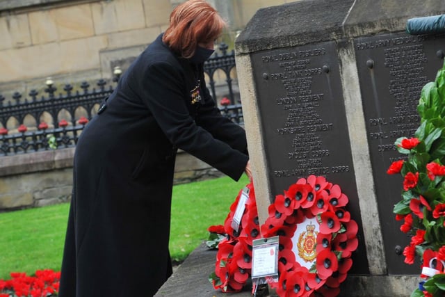 Makerfield MP Yvonne Fovargue lays a wreath.