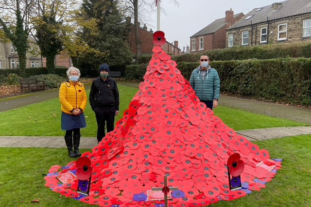 In Horbury, residents donated more than 250 red and purple sweet containers, which were then transformed into poppies by a team of dedicated volunteers. Purple poppies, in memory of animals who were lost in the war, were also included.