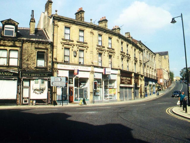 Looking from Scatcherd Hill towards Cheapside in Morley Bottoms in September 1999.