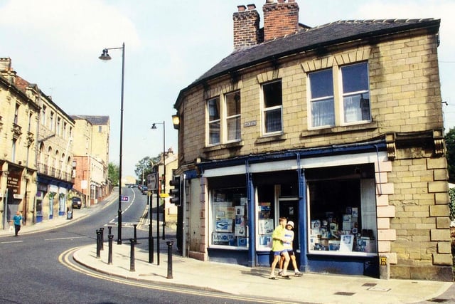 Looking from Scatcherd Hill (Queen Street) towards Morley Bottoms in September 1999.