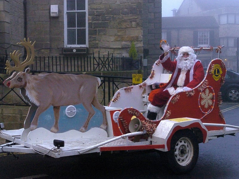 Start the festive season with a bang as Santa stops by for the annual Wetherby Lights Switch On event! Catch him circulating the Town Centre before making a special appearance in his cosy Grotto. This is a great value, high-energy event perfect for combining with local shopping. Book your Grotto slot inside the Town Hall to avoid disappointment. 📍 Wetherby Town Centre, Wetherby, LS22 6NE