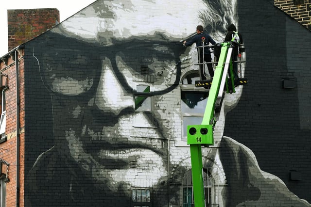 Street artist Irek Jasutowicz was commissioned by Parklane Group to create this Marcelo Bielsa mural at Hyde Park Corner (photo: Jonathan Gawthorpe).