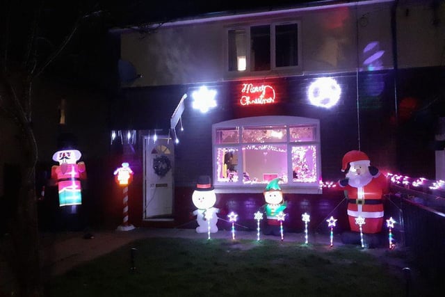 Another fantastic outdoor festive scene from Nici Jane Muir.