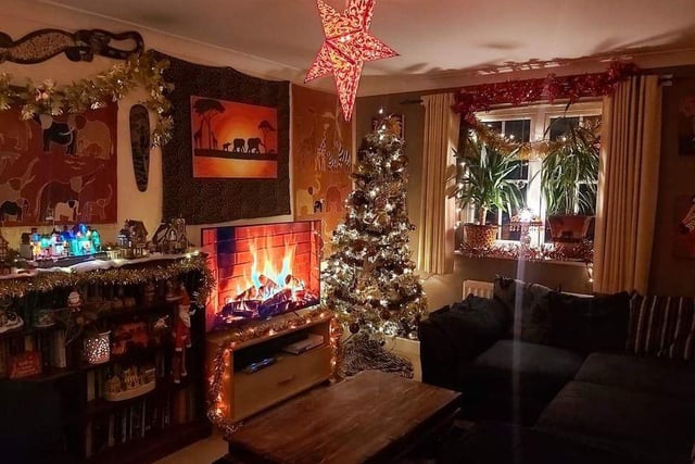 And last but not least, this wonderfully warm Christmas room was shared with us by Vicky Hope.