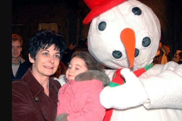 Four-year-old Brooke Thompson and mum Jayne dreaming of a white Christmas in 2004.