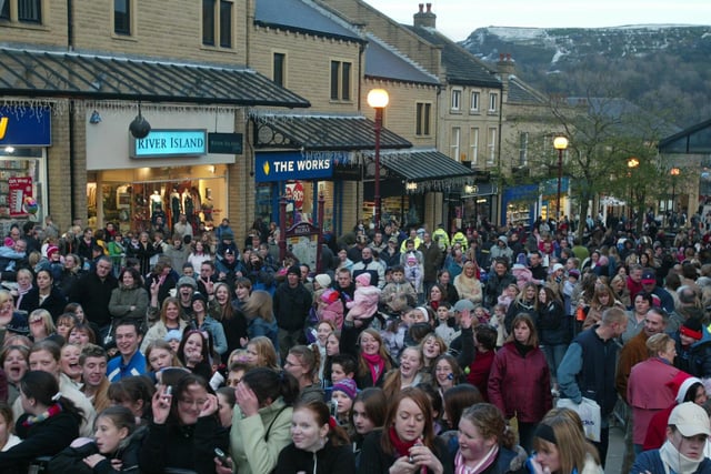 Crowds at the Christmas lights switch on in Halifax back in 2004.