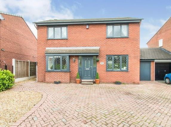 Originally priced at £315,000 - priced to sell, three bedroom link detached accommodation, plus one bedroom annex to the rear, perfect property for those living with teenagers, elderly family member, or it could be rented out or used for a business. Both are modern and well maintained throughout.