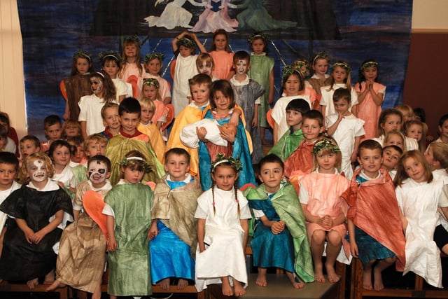 The cast of the Barwick-in-Elmet School Nativity back in 2009.