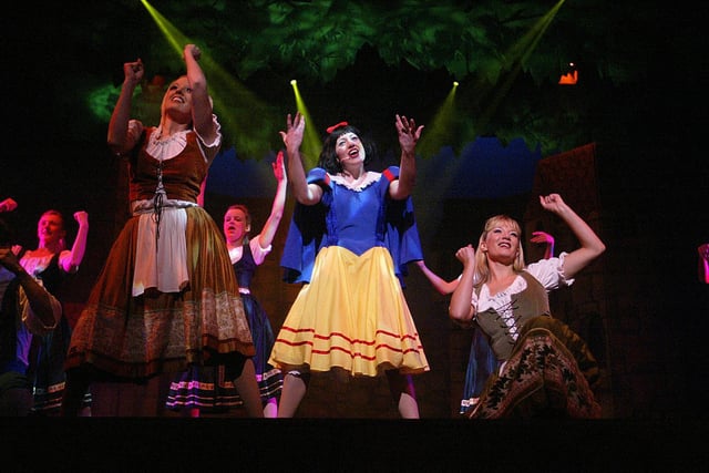 Snow White and the seven dwarves at the Victoria Theatre