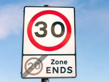 Cars parked on a road where the speed limit is more than 30mph, any road within 10m of the nearest junction, facing away from the traffic or outside of a designated parking area, should technically have their sidelights on overnight.
