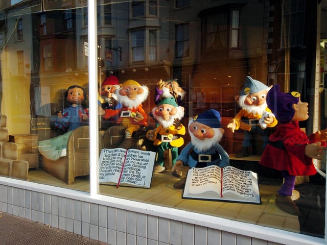 Snow White and The Seven Dwarfs were on display in 2006.