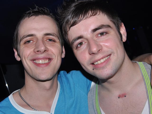 Jonnie and Jamie in Mansion, in 2009.