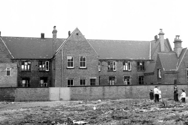 Back view of Buslingthorpe School in August 1967. Area in the foreground had been site of Thackeray, Daisy and Hobson Street, and what was locally called 'Buggy Park', an open space which children used as a playground.