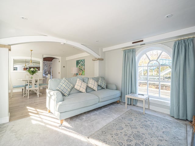Elegant decoration throughout