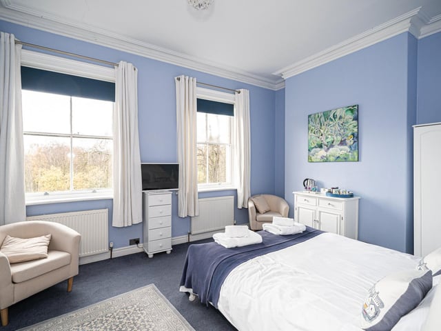 A relaxing bedroom