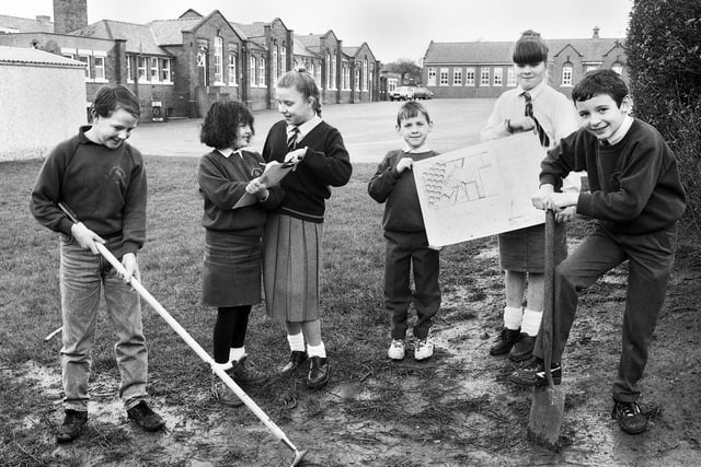 Pupils planning a garden at Beech Hill Primary School, Tuesday 10th of March 1992.