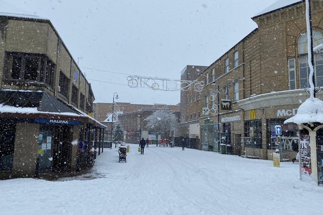 Simon Cotton tweeted this picture of Oxford Street under a thick layer of snow.