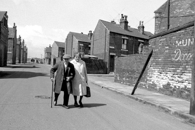 Share your memories of life on Tong Road in the 1960s with Andrew Hutchinson via email at: andrew.hutchinson@jpress.co.uk or tweet him - @AndyHutchYPN