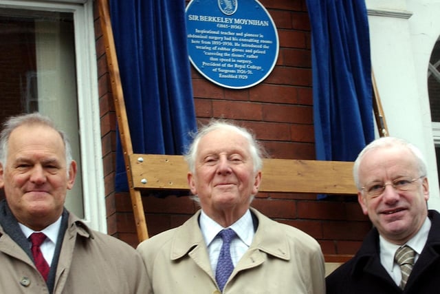 Leeds Civic Trust unveiled a plaque honouring the life and work of Sir Berkeley Moynihan a surgeon that had links with Leeds General Infirmary.