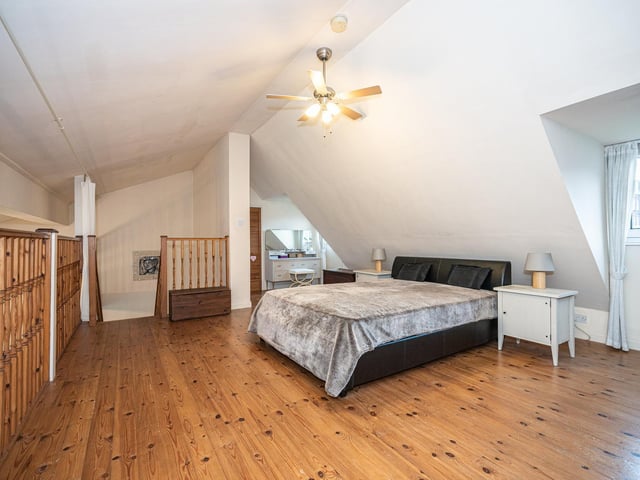 A luxurious bedroom