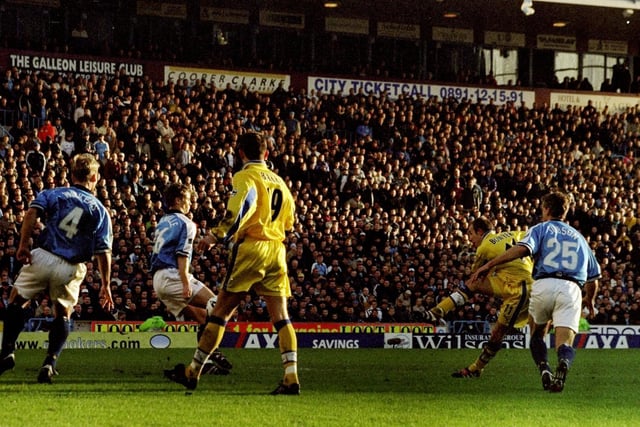 Lee Bowyer fires home after 66 minutes to put the Whites 4-2 ahead.