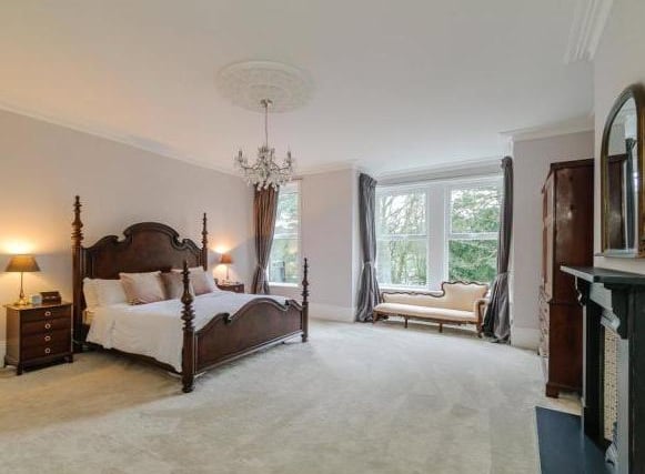 Seven bedroom terraced house sold for £1,190,000 in June 2020.
