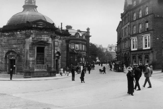 A shot of people milling around Harrogate town centre in 1910.
